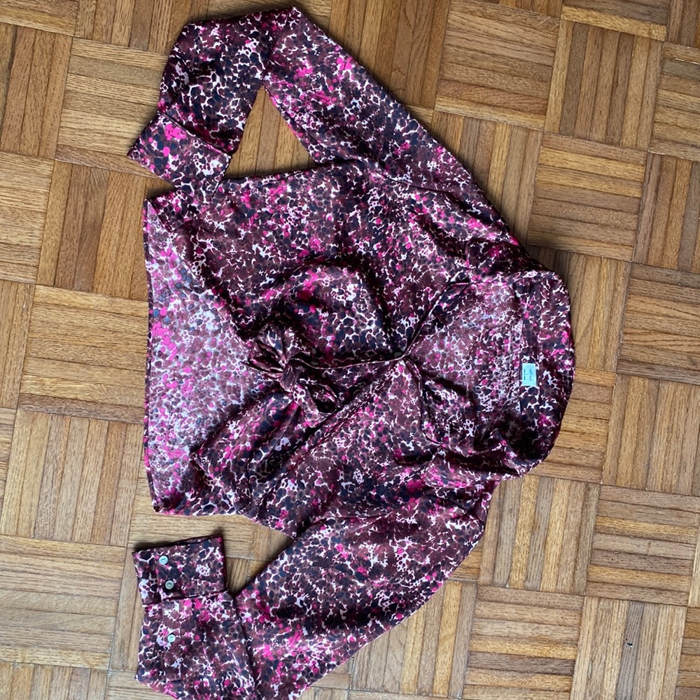 Aritzia Wilfred tie front satin blouse